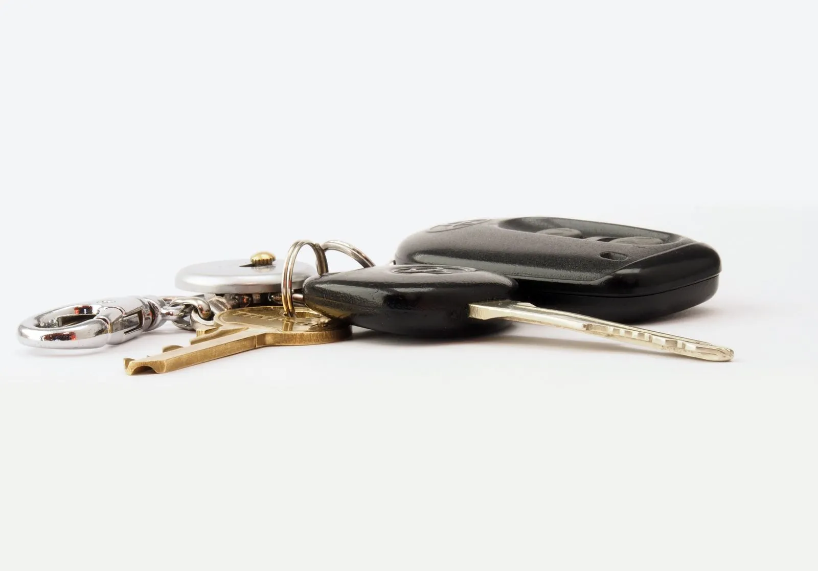Panorama des formes de porte-clés auto et critères de choix selon l'usage réel.